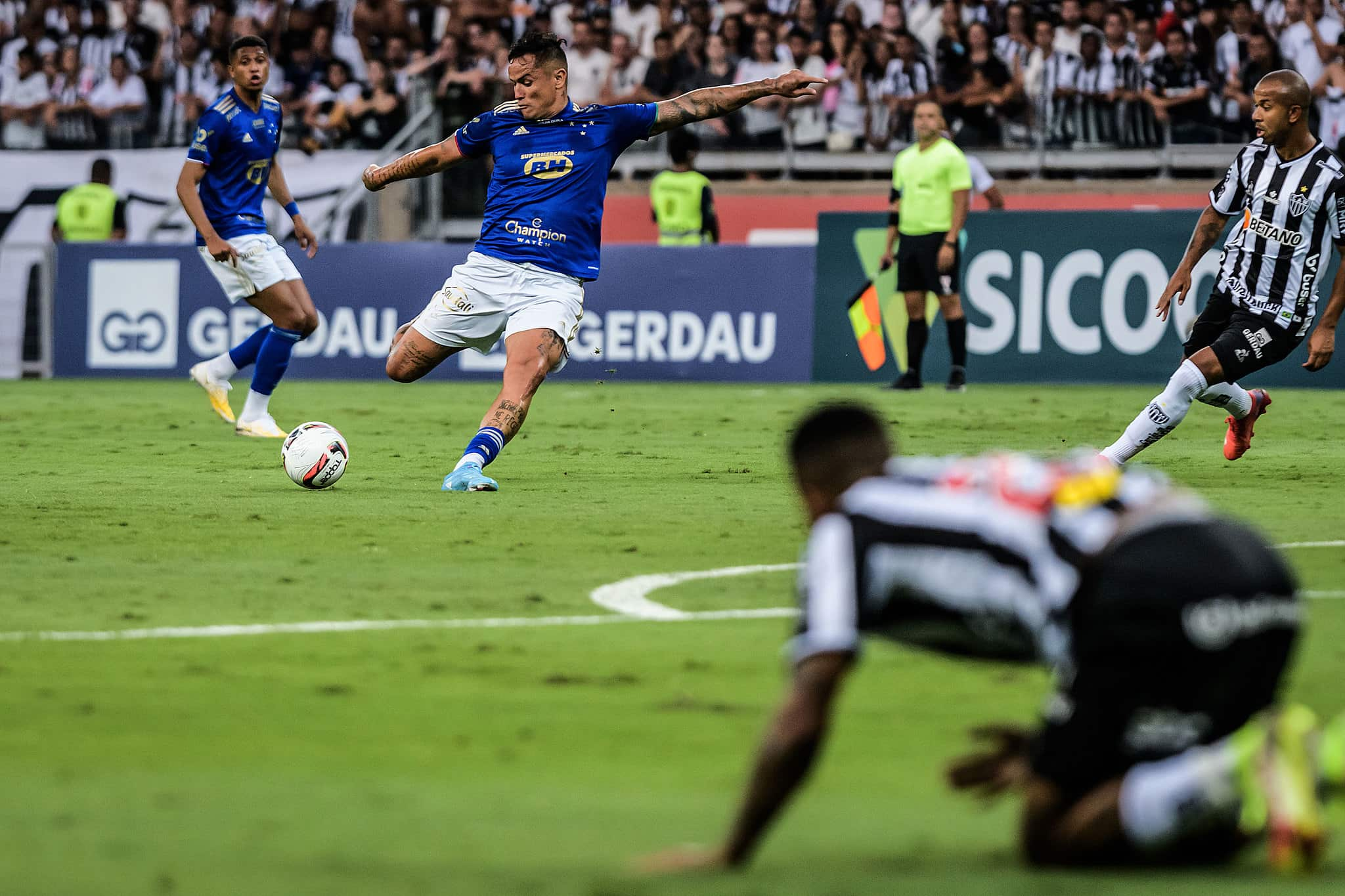 Atlético MG dá calote nos jogadores e passa vergonha