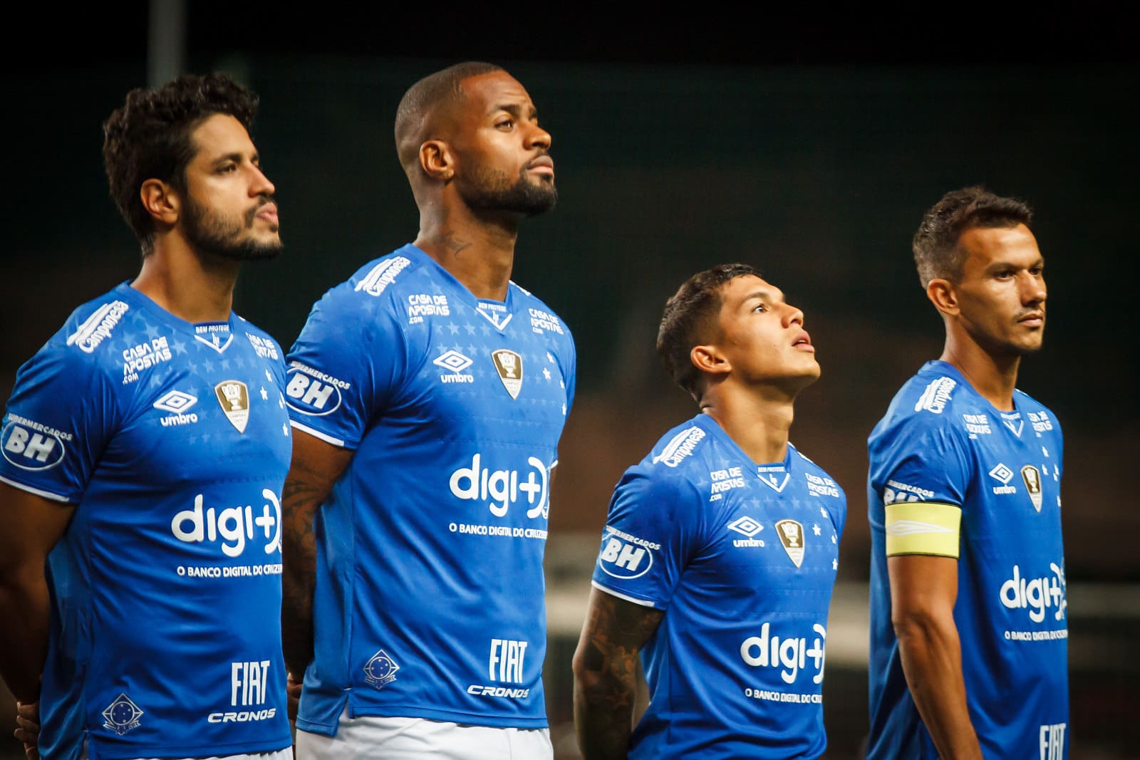 Afundou O Cruzeiro E Agora Tenta Desesperadamente O Amor De Volta Da