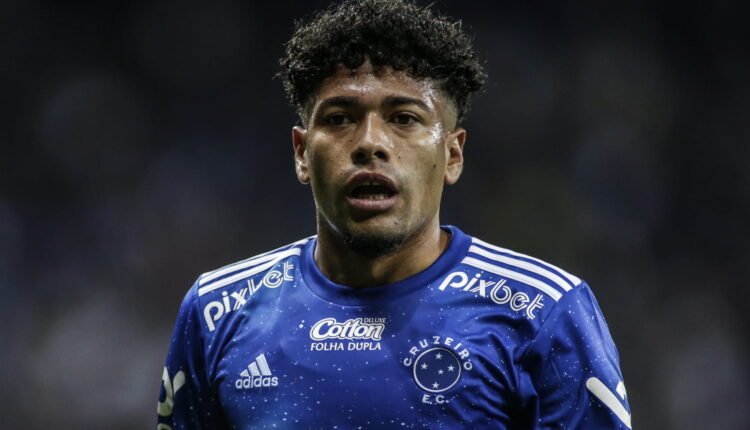 Cruzeiro Avan A Para Contratar Camisa Dos Sonhos E Machado Fica De Olho