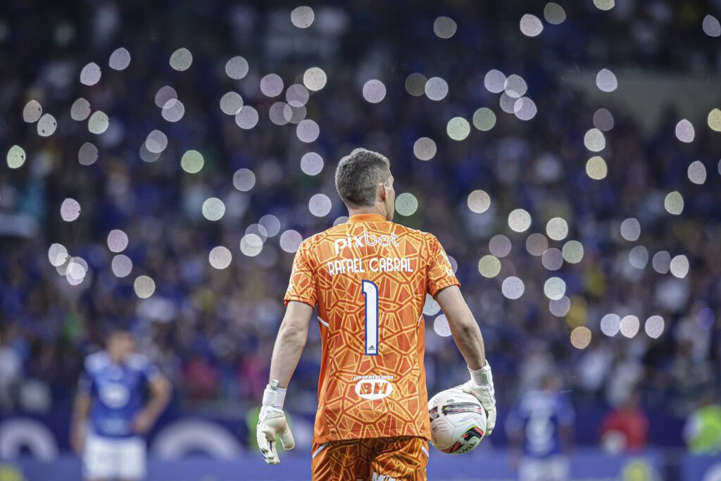 Rafael Cabral Recebe Surpresa Emocionante Em Treino Do Cruzeiro