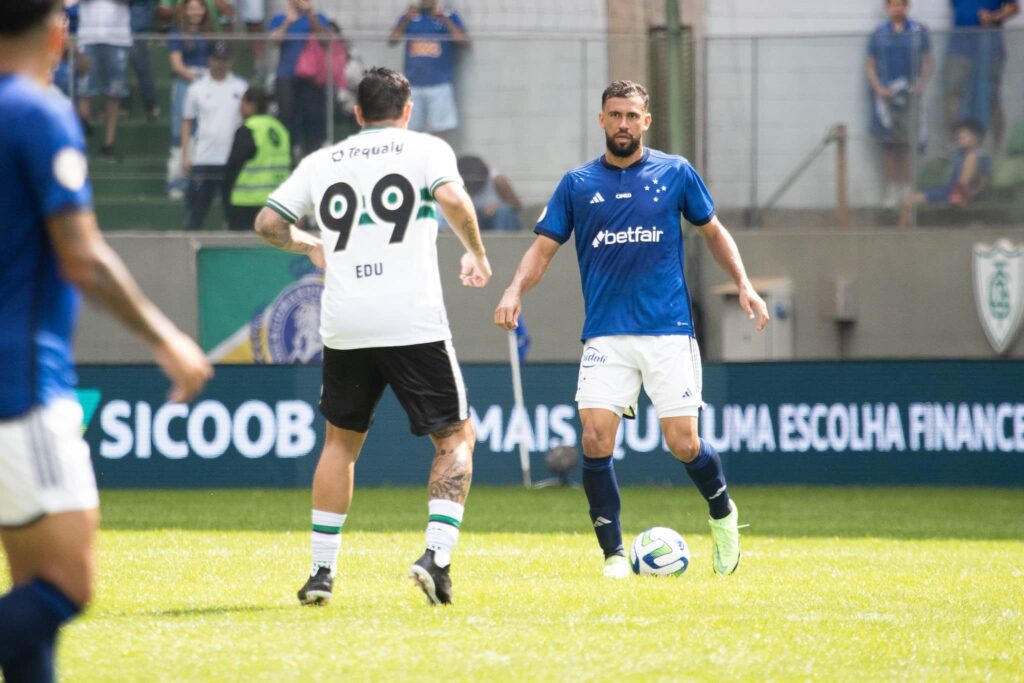 Edu Emociona Torcida Do Cruzeiro Ap S Falar Sobre Sua Sa Da Do Clube