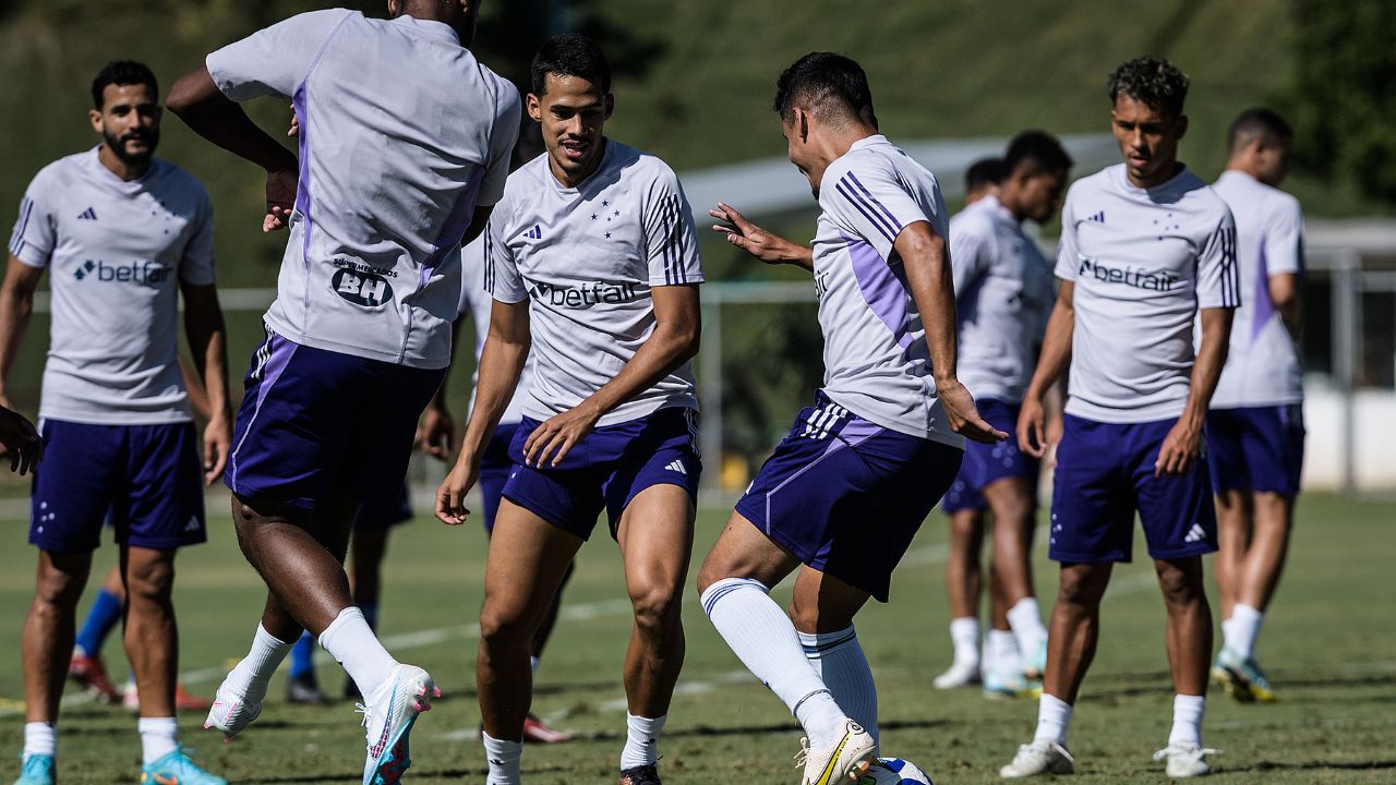 Volante Do Cruzeiro Abre O Cora O E Conta Como Foi Conhecer Ronaldo