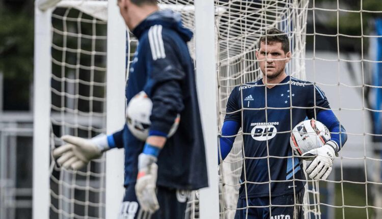 URGENTE 24 1 Santos encaminha contratação de goleiro do Cruzeiro