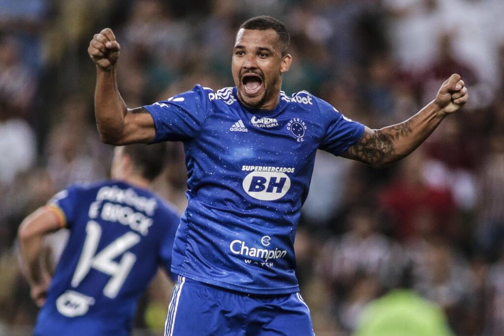 AthelicoPR faz armadilha para Zé Ivaldo não voltar ao Cruzeiro