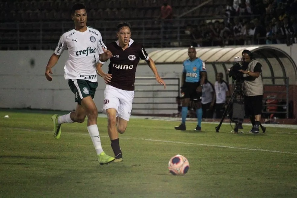 Ronaldo acerta contratação de meia para o Cruzeiro e jornalista alerta: “Muito potencial”