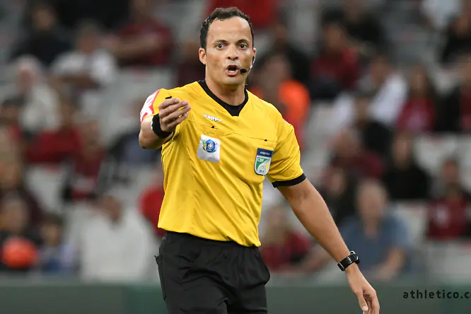Arbitragem escolhida para Cruzeiro x Chapecoense deixou a torcida furiosa