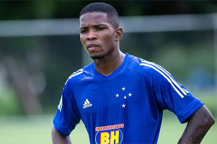 Torcida encontra novo reforço ideal para o Cruzeiro e Ronaldo precisa atender esse pedido