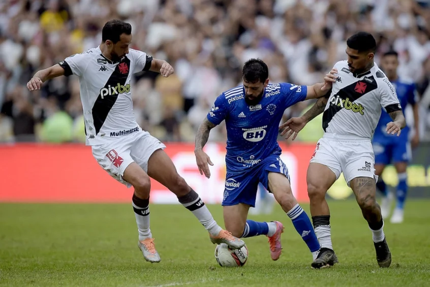 Rival do Cruzeiro no G4, Vasco vence o Náutico na 30ª rodada da Série B