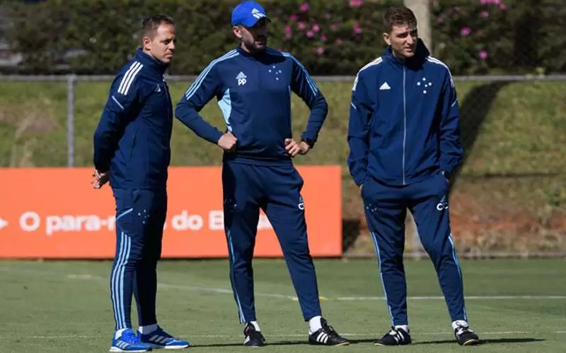 Pezzolano ganha grande reforço para próximo jogo do Cruzeiro