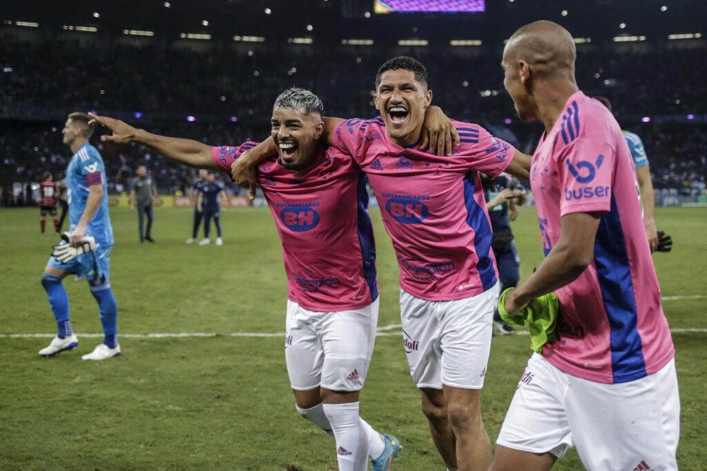 <strong>Relembre as camisas que o Cruzeiro utilizou em 2022</strong> 3 Cruzeiro x Ituano
