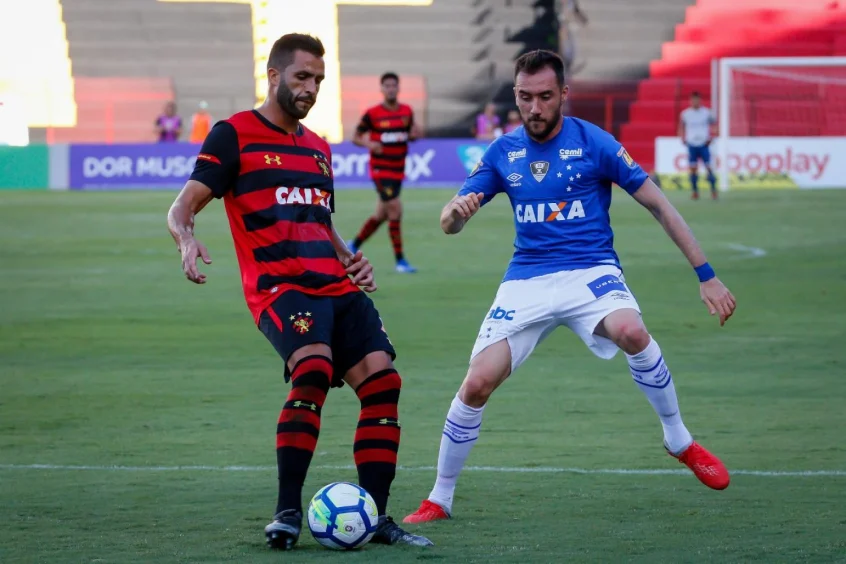 Jogo entre Cruzeiro e Sport será a maior pressão da Raposa em toda a Série B, diz jornalista