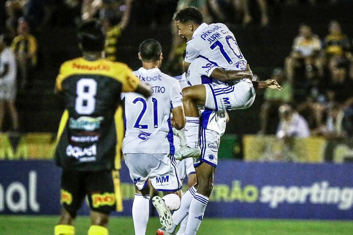 Cruzeiro leva susto no início, mas atropela Novorizontino fora de casa