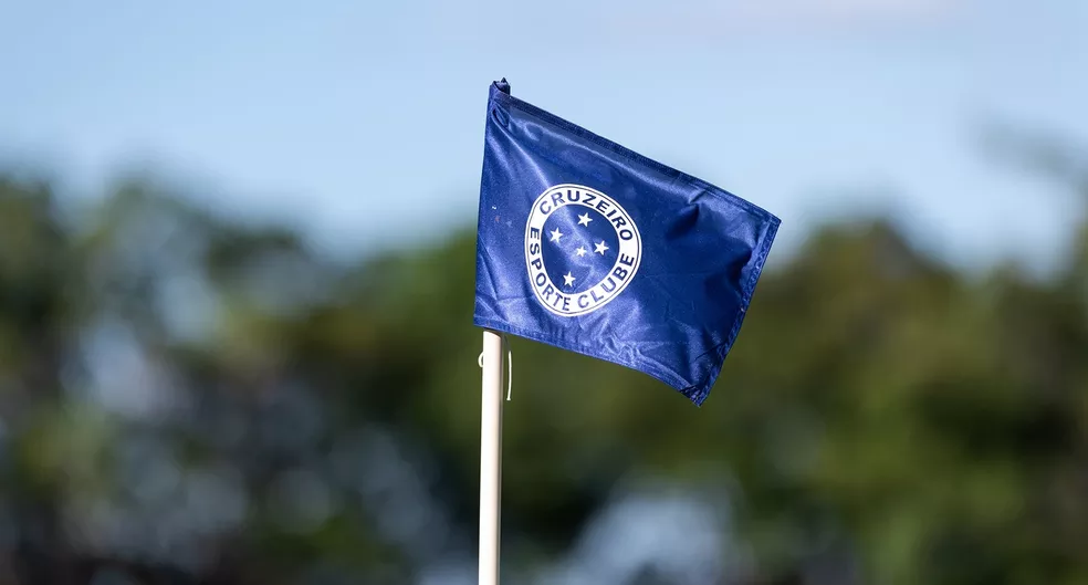 Cruzeiro estuda ação emocionante para criança atingida por cadeira