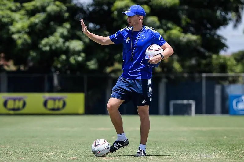 Saiu a escalação oficial do Cruzeiro para o duelo contra o Vila Nova