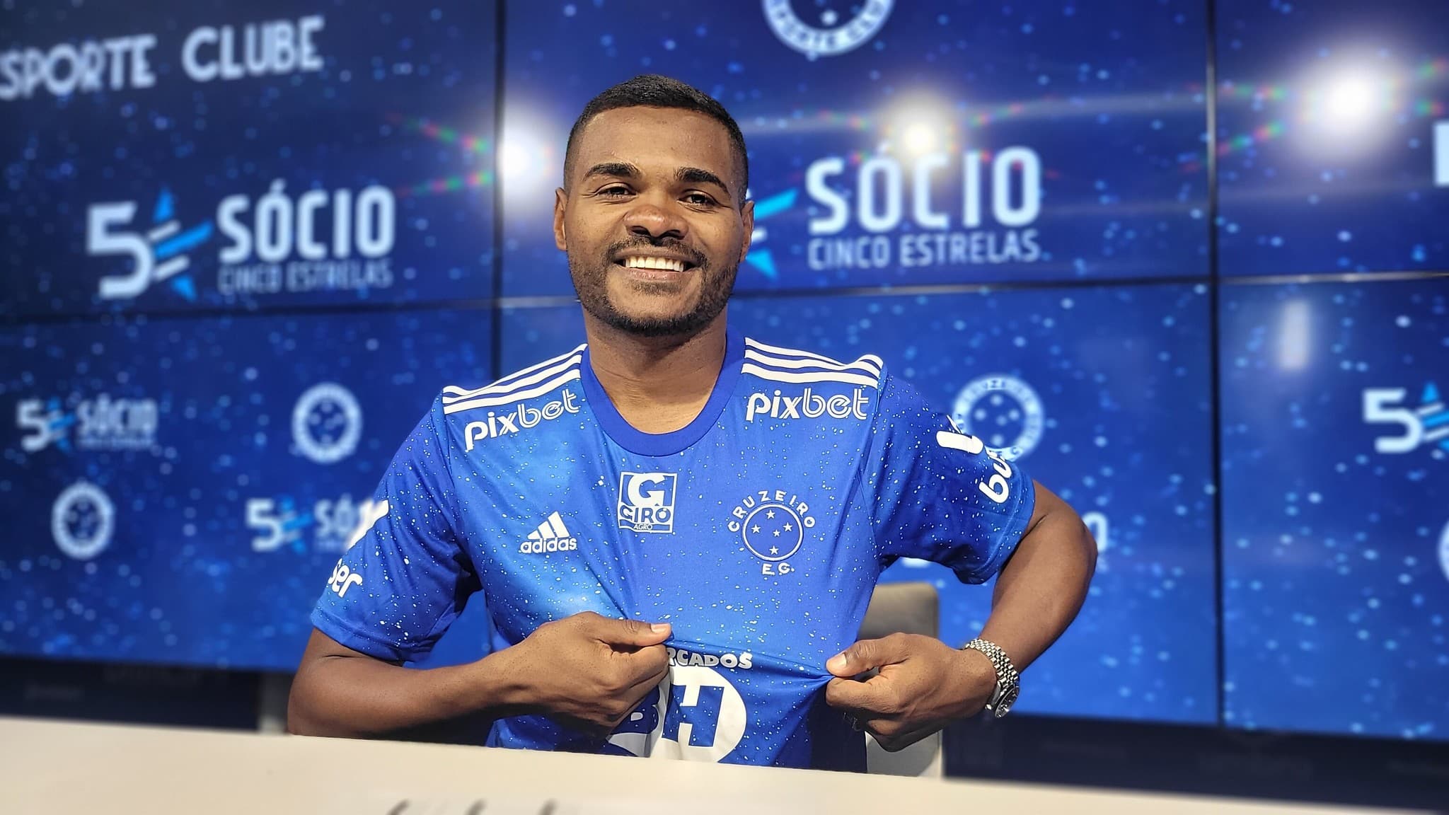 Gilberto é anunciado pelo Cruzeiro após rescisão com o Al Wasl, cruzeiro