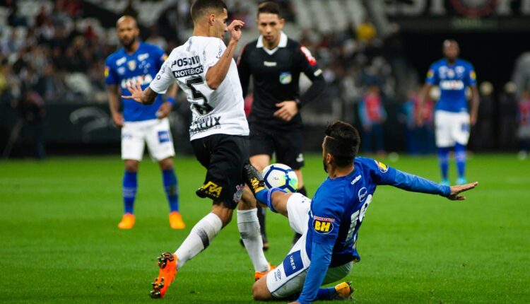 Lateral Do Cruzeiro Deu Um Baile E Marcou Golaço Contra O Corinthians