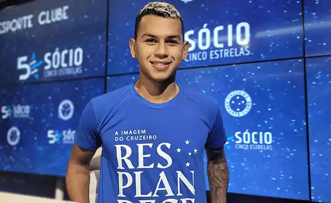 Cruzeiro oficializa a contratação de Fernando Henrique