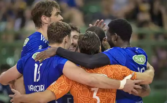 Cruzeiro não toma conhecimento e vence com facilidade mais uma partida