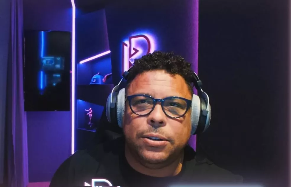 Ronaldo não se esconde e defende o Cruzeiro contra a arbitragem