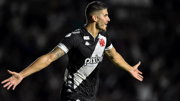 Pedrou Raul mostra que faz falta ao Cruzeiro e brilha com a camisa do Vasco