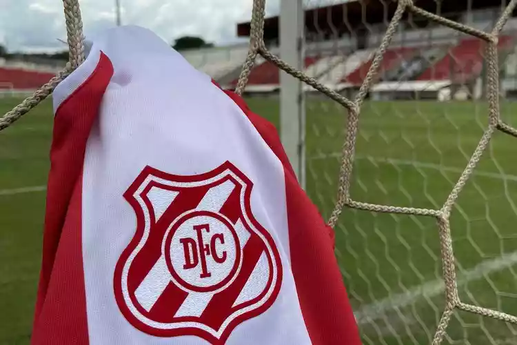 Democrata define novo técnico antes de duelo contra o Cruzeiro