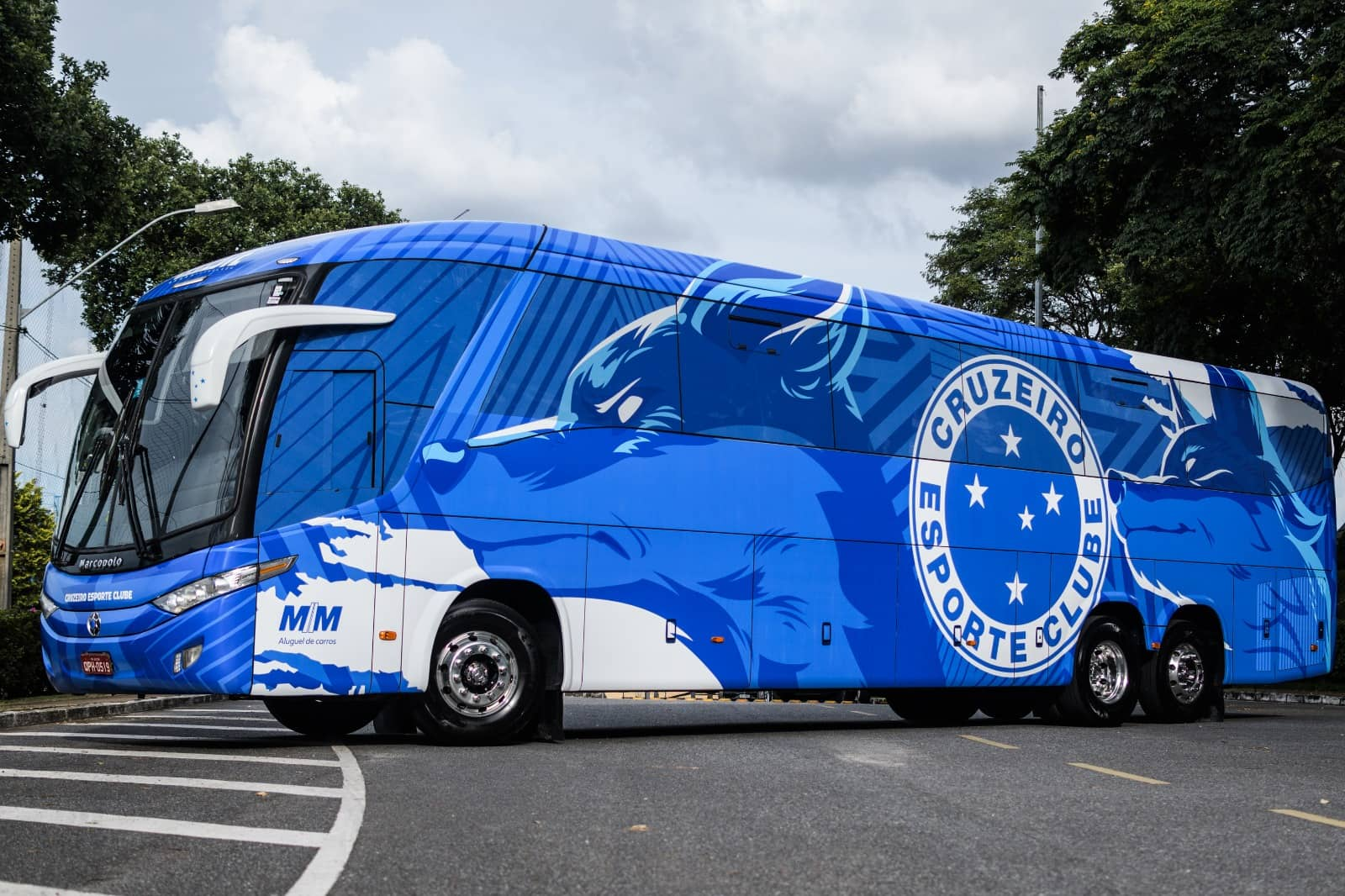 Em crise financeira, Cruzeiro viajará de ônibus para Tombos, onde jogará no  sábado - Superesportes