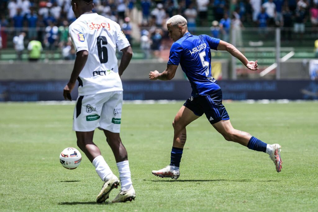 Wallisson Faz As Malas E Se Prepara Para Deixar O Cruzeiro