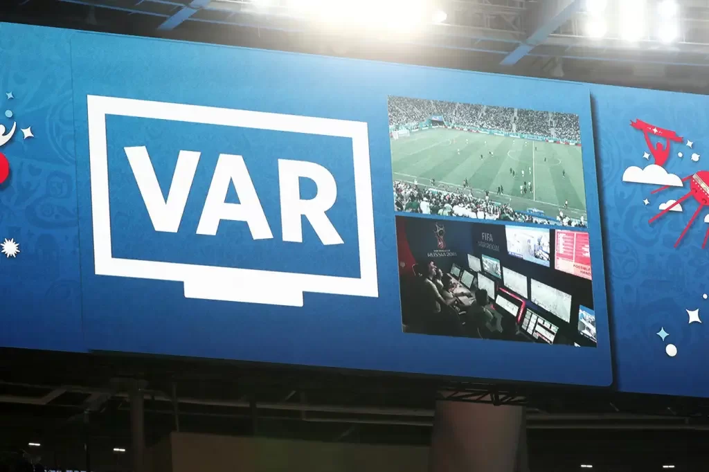 Cruzeiro x Náutico: Partida pode ser anulada por erro do VAR?