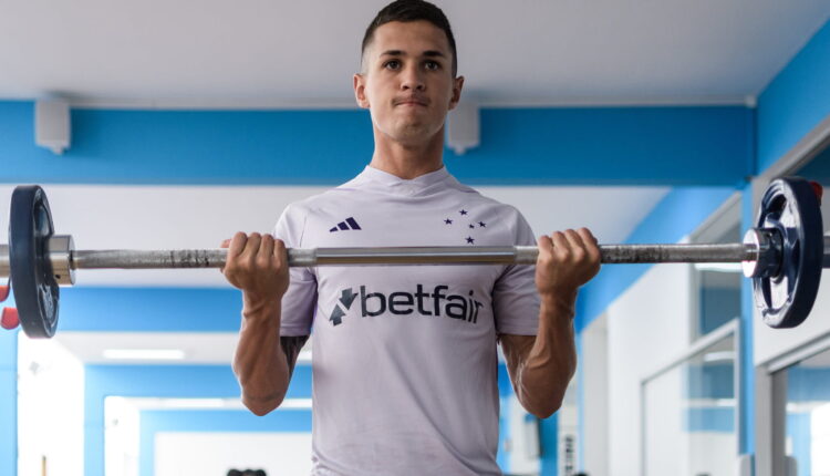 Mateus Vital e Wesley não estão juntos com grupo do Cruzeiro