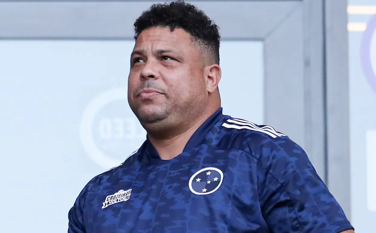 Vídeo mostra Ronaldo tirando pessoa de porta-malas do seu carro em jogo do Cruzeiro