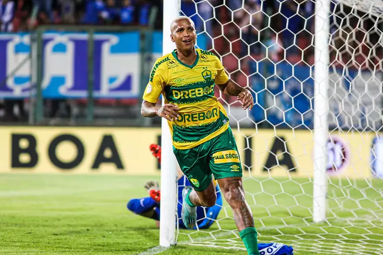 Deyverson “perde a linha” e critica torcedores do Cruzeiro