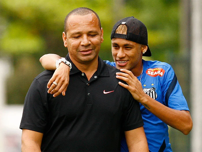 Neymar fecha negócio com o Cruzeiro e leva bolada pro Santos