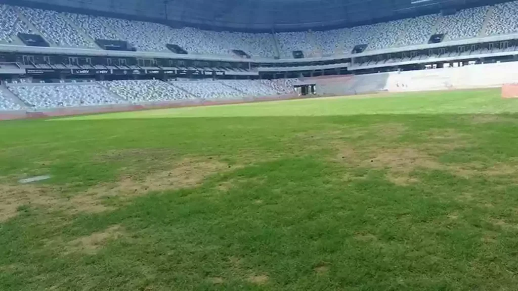 Atlético falava do Mineirão e agora não consegue arrumar o gramado na Arena MRV 1 Arena MRV
