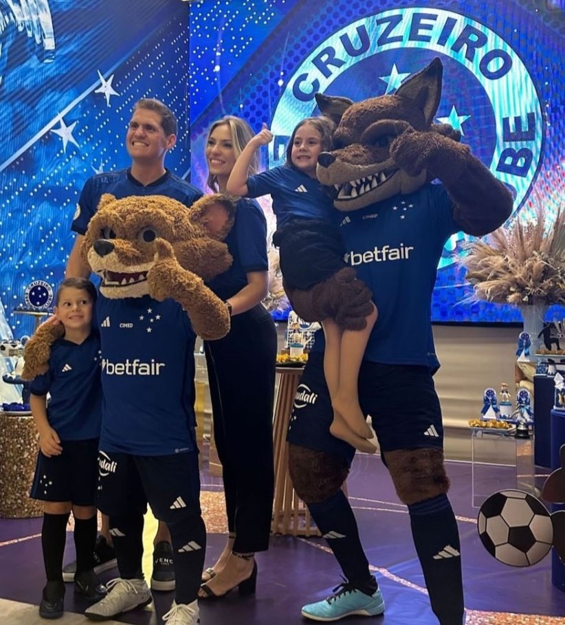 Rafael Cabral se empolga em comemoração e deixa vazar seu time preferido 1 GAIulVEXIAAav1F