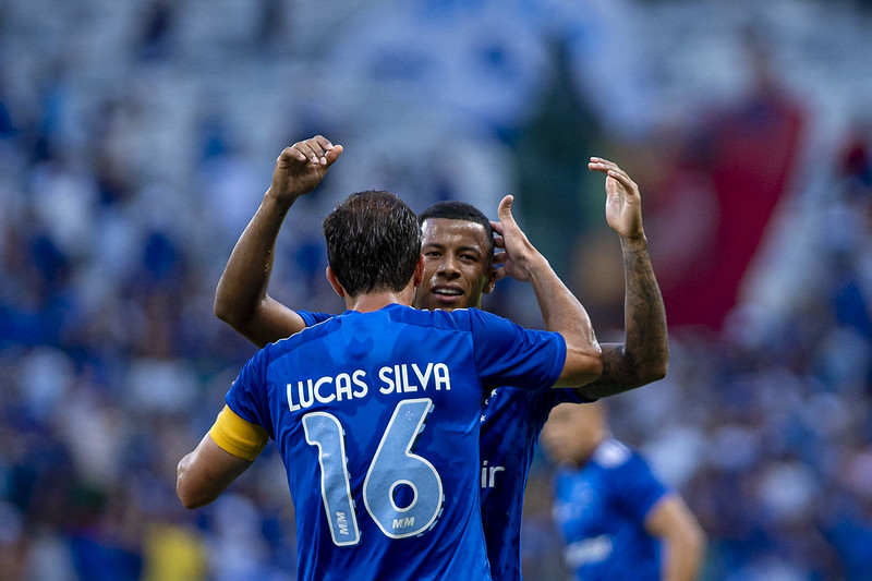 Cruzeiro Lucas Silva e Arhtur Gomes