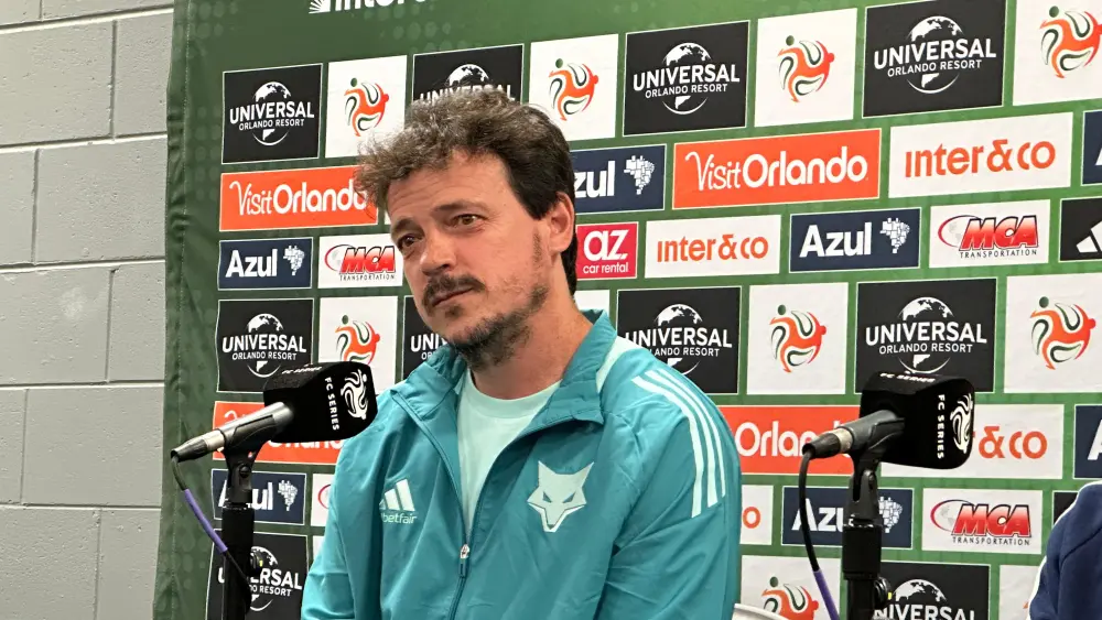 Fernando Diniz ficou satisfeito com primeiro jogo do Cruzeiro em 2025