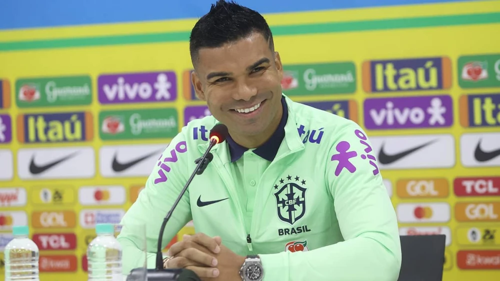 Casemiro é nomeado como reforço do Cruzeiro para 2025