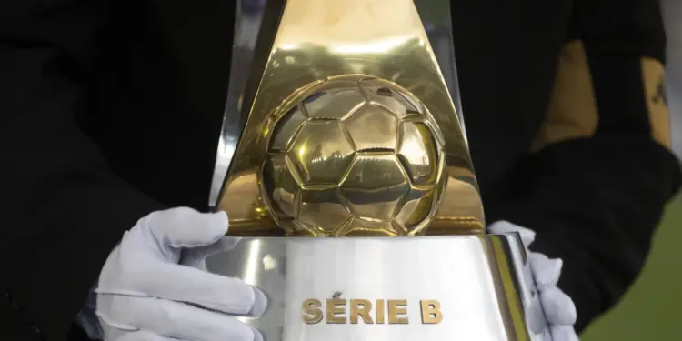 Afundou o Cruzeiro quando teve a chance e agora está pedindo ajuda na Série B