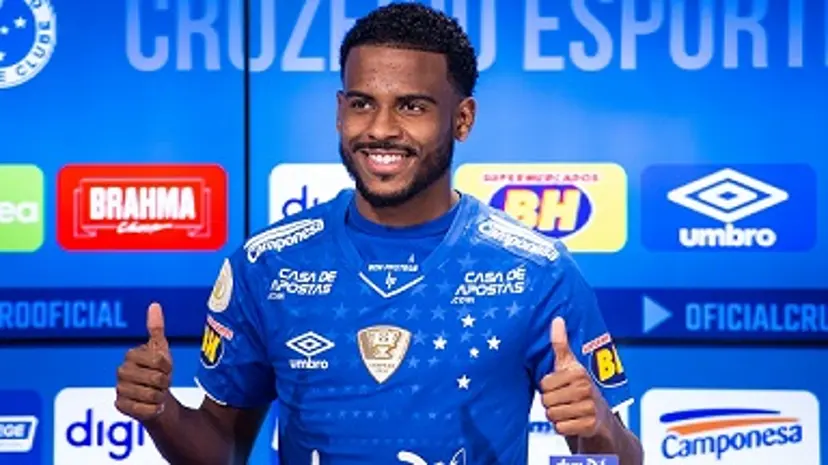 Lembra dele? Ex-Cruzeiro, atacante Ezequiel reforça clube mineiro