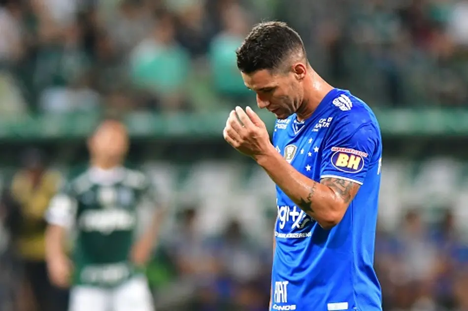 Ajudou a rebaixar o Cruzeiro e ganhou nova chance sendo campeão do Brasileirão