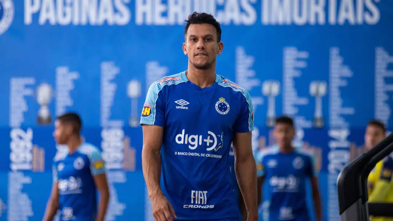 Ídolo Henrique pode voltar ao Cruzeiro para exercer nova função