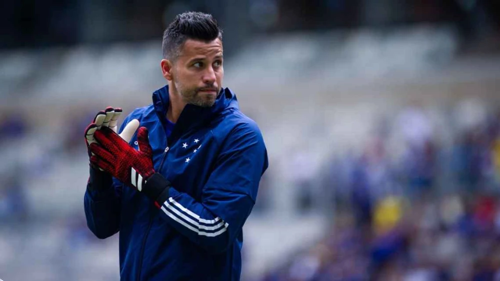 Goleiro Fábio fez o que parecia impossível e pediu música no Fantástico após cravar 3