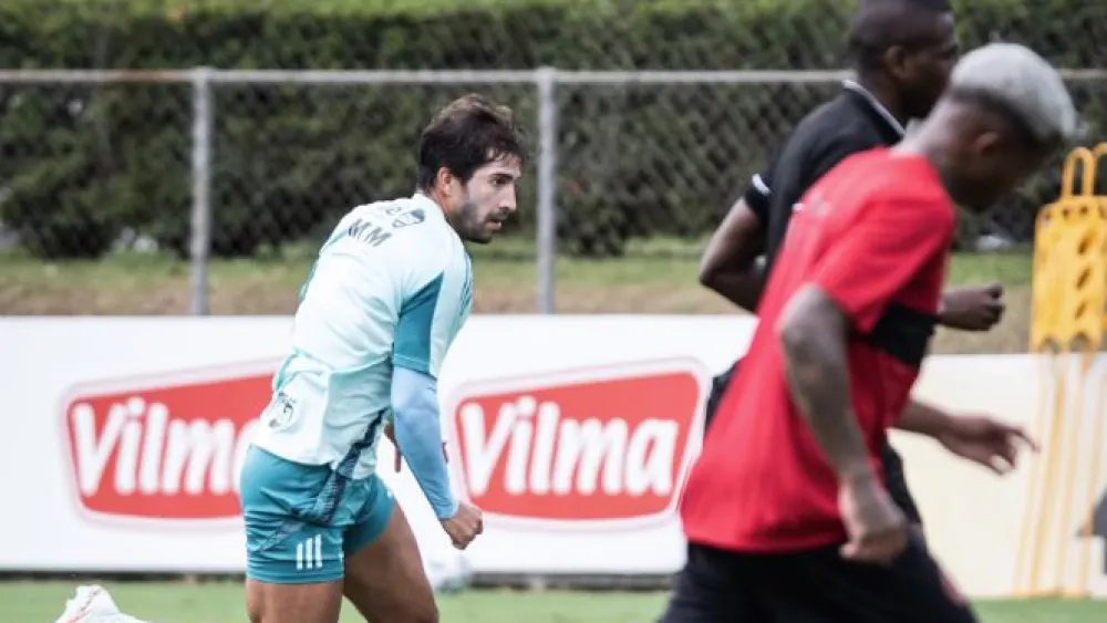 Dificuldade do Cruzeiro para vencer jogo-treino deixa torcida preocupada