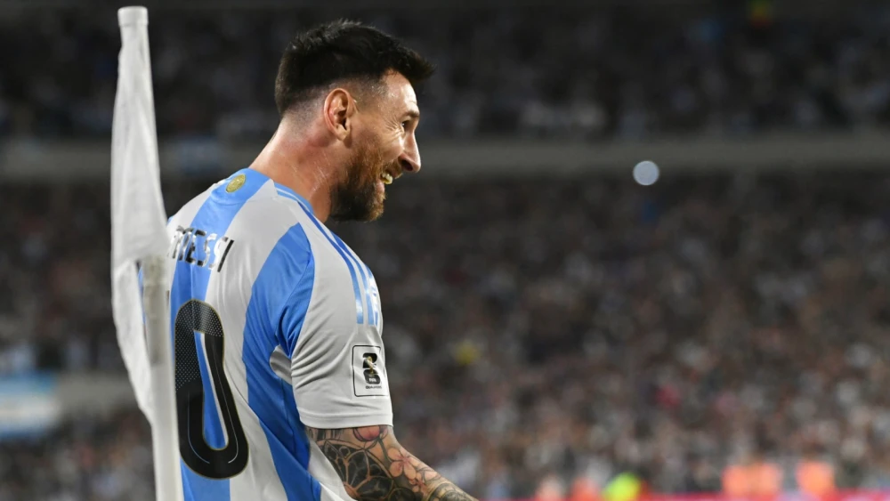 Mesmo ausente, Messi cutuca Raphinha após vitória da Argentina contra o Brasil