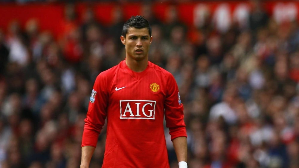 Enquanto Cristiano Ronaldo possui R$ 12 bilhões, parceiro de Manchester United acumula patrimônio muito maior