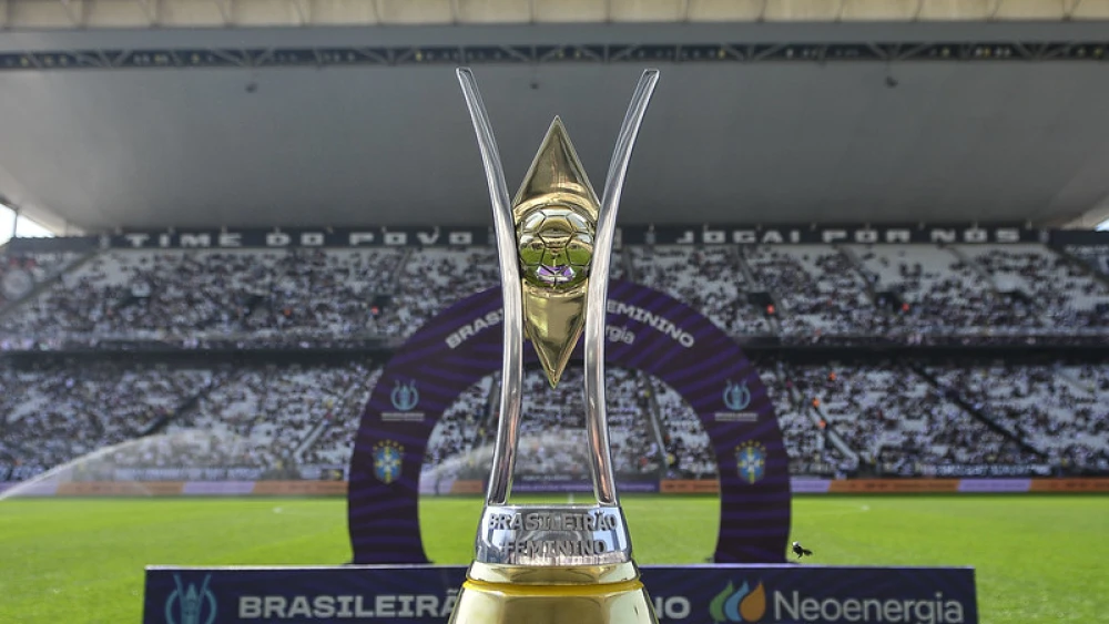 Zaga do Cruzeiro ganha peça importante nos treinamentos após lesão