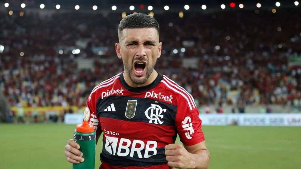Não bastasse Arrascaeta, Flamengo age nos bastidores e contrata reforço do Cruzeiro