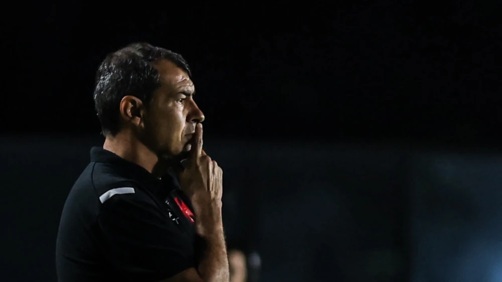 Vasco passa aperto após contratar jogador ‘inimigo do drible certo’