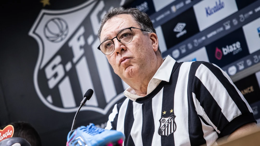 Presidente do Santos surpreende e fala sobre negociação com jogador do Cruzeiro