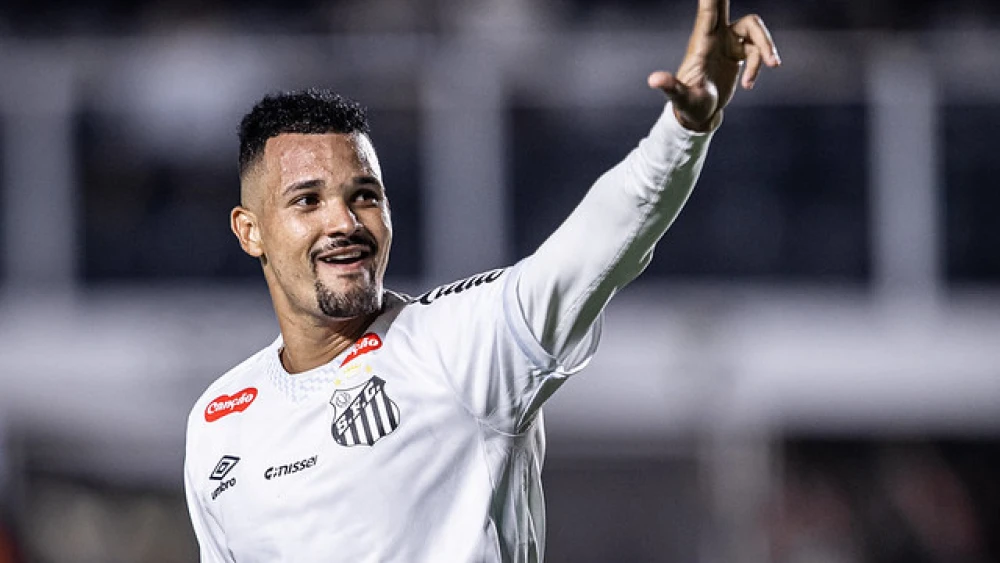 Zé Ivaldo só deixou BH e já foi nomeado como novo zagueiro do Cruzeiro